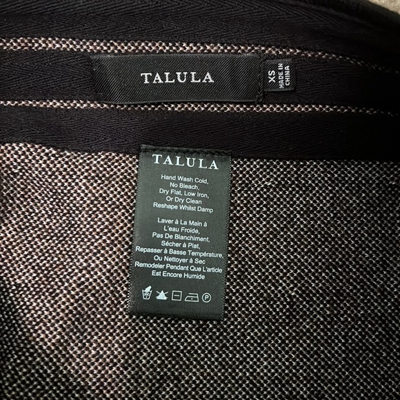 Aritzia Skirt - Picture 2 of 2